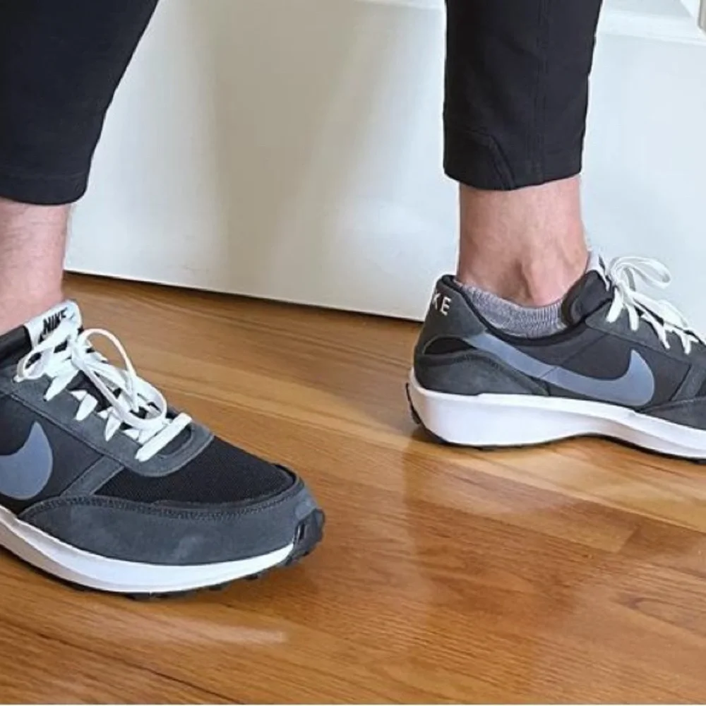 Nike Waffle Debut Mens Black Sneakers - Picture 8 of 16